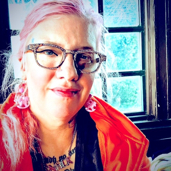 Meet your Posher, Posh - Picture 1 of 1